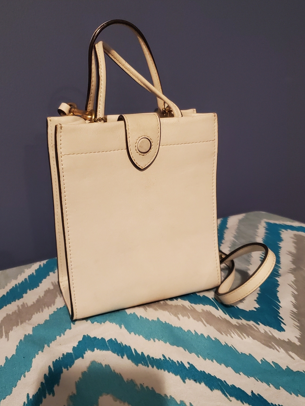Women’s Coach Cream Leather Crossbody Bag